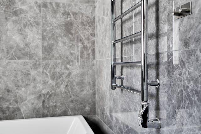 grey bathroom tiles